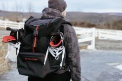 HO22 BAUER OUTDOOR RINK BAG -Professional Skate Service image 518